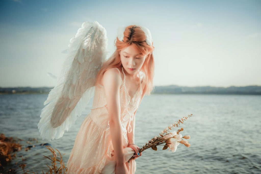 angel with reddish hair