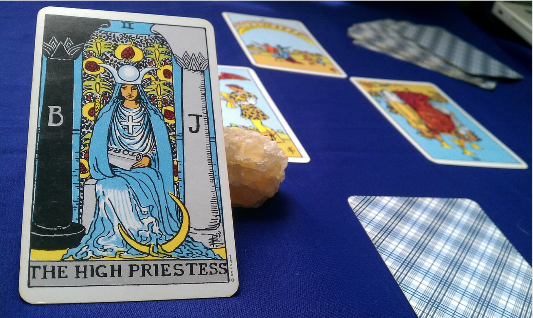 the high priestess tarot card