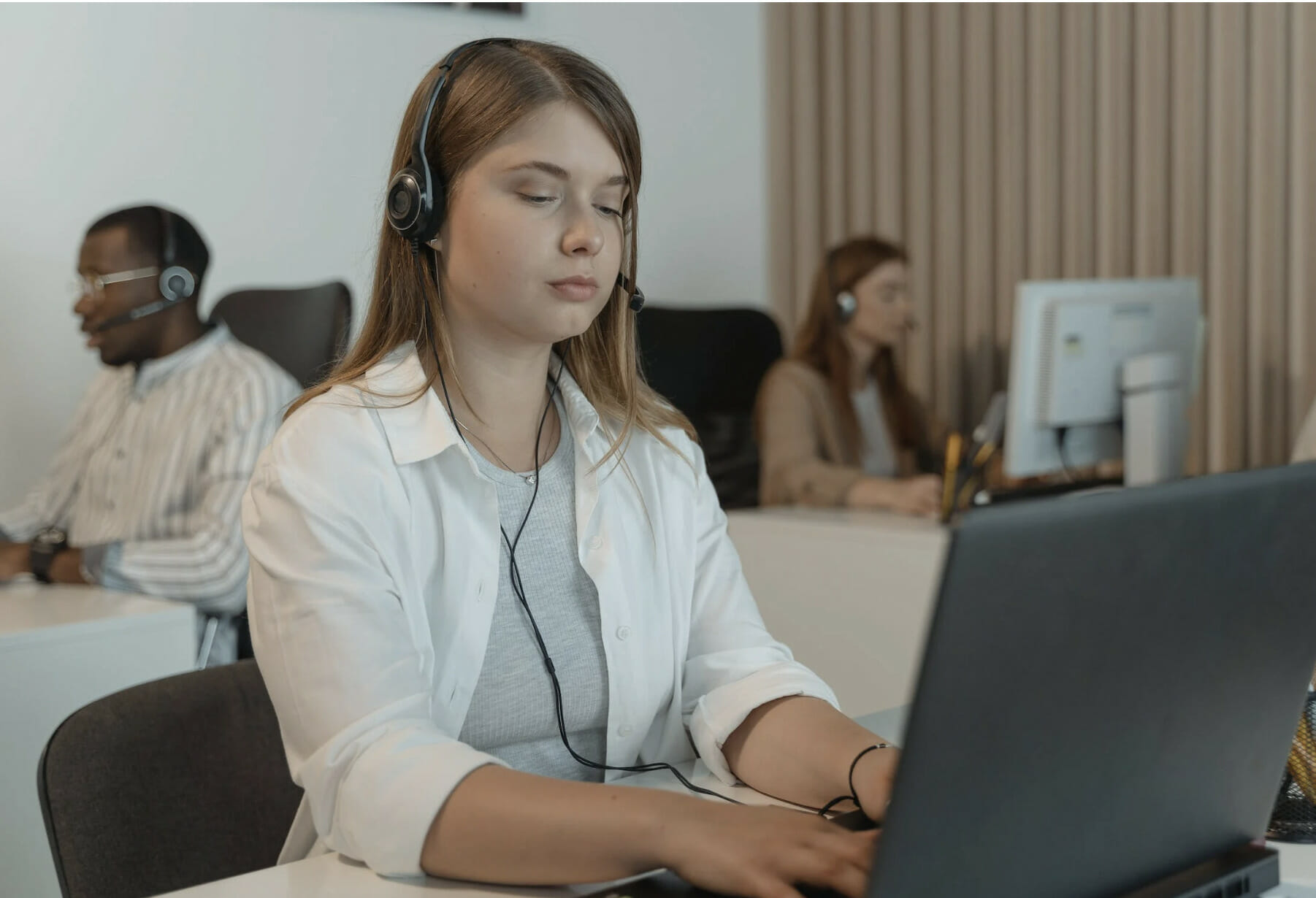 woman working in the call center
