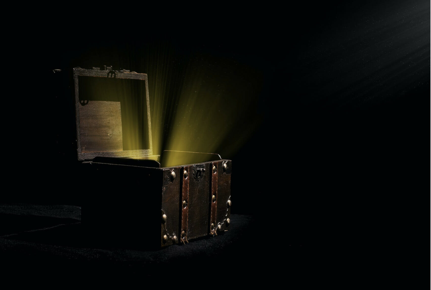 Light coming out of a chest box
